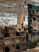 将零售、餐饮、文化、艺术等多种业态进行无机